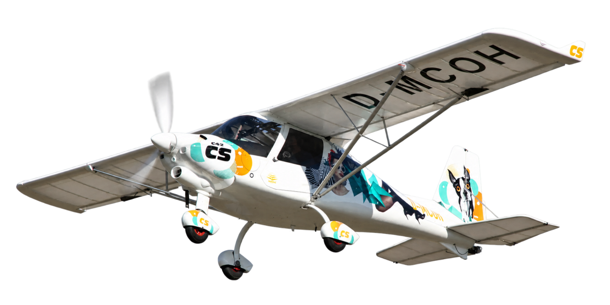 COMCO IKARUS C42 CS en vol — photographie détourée